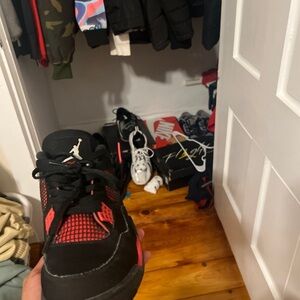 red thunder jordan 4